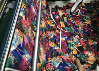 Tissu réutilisé de tricotage de trame de polyester d'impression de Digital pour le soutien-gorge d'énergie de rayure