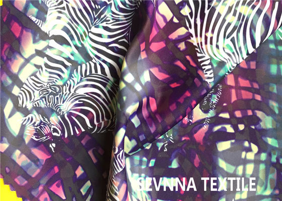 L'impression de Digital a réutilisé le tissu 225gsm-230gsm de vêtements de bain avec les modèles animaux