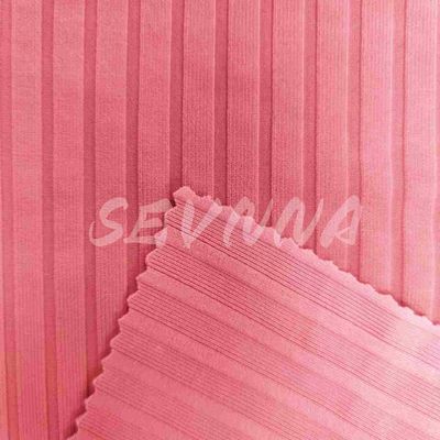 Tissu en spandex de nylon recyclé doux et confortable: parfait pour les maillots de bain / vêtements d'activité