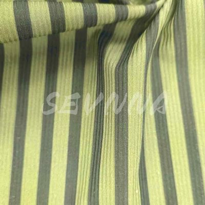 200 g de tissu polyester recyclé doux et respirant résistant aux rides large 135 cm