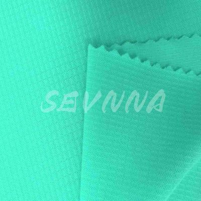 Le tissu de polyester recyclé est le choix le plus écologique pour une production de mode durable