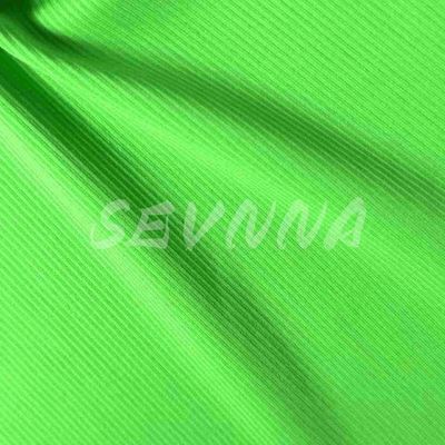 92% de nylon recyclé à 8% de spandex pour le yoga