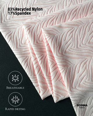 Confortable et élégant avec notre collection de tissus tricotés