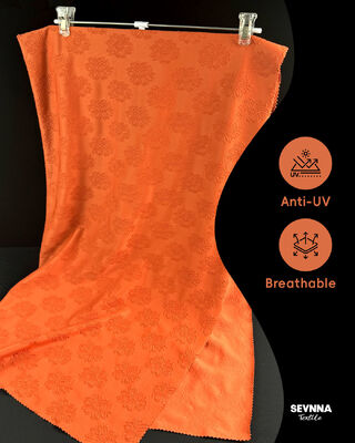 Tissu en polyester recyclé durable avec un poids de 260 g/m², une largeur de 132 cm et lavable en machine pour textiles écologiques