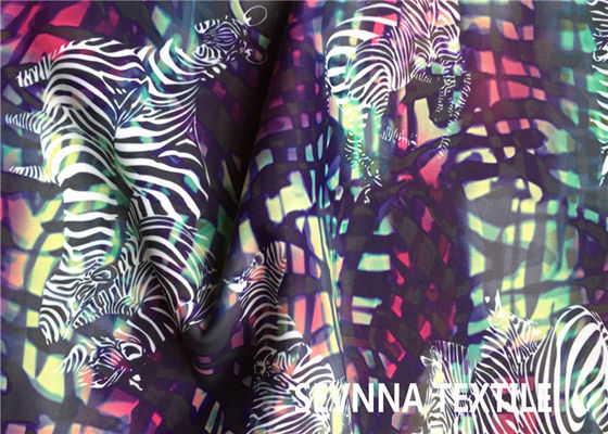 L'impression de Digital a réutilisé le tissu 225gsm-230gsm de vêtements de bain avec les modèles animaux